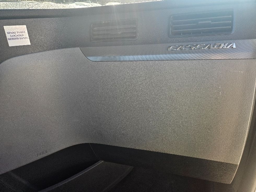 Day Cab Tractor-Heavy Duty Tractors-Freightliner-2020-T12664ST-Moberly-MO-473,601\n\t\tmiles-$ 47,500 - Image 13