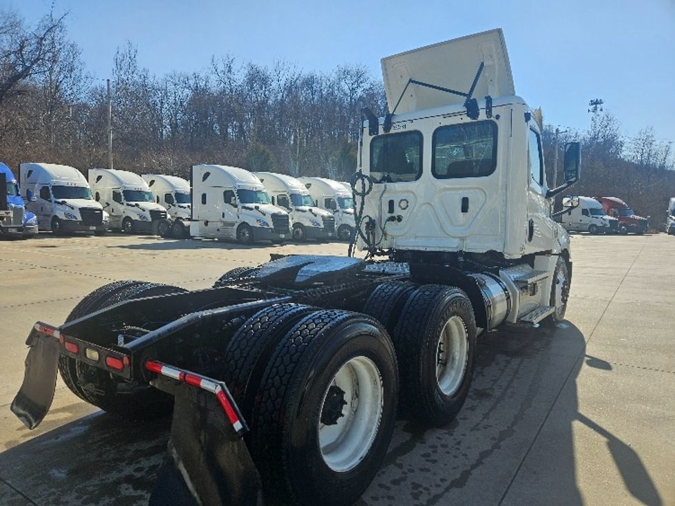 Day Cab Tractor-Heavy Duty Tractors-Freightliner-2020-T12664ST-Moberly-MO-473,601\n\t\tmiles-$ 47,500 - Image 7