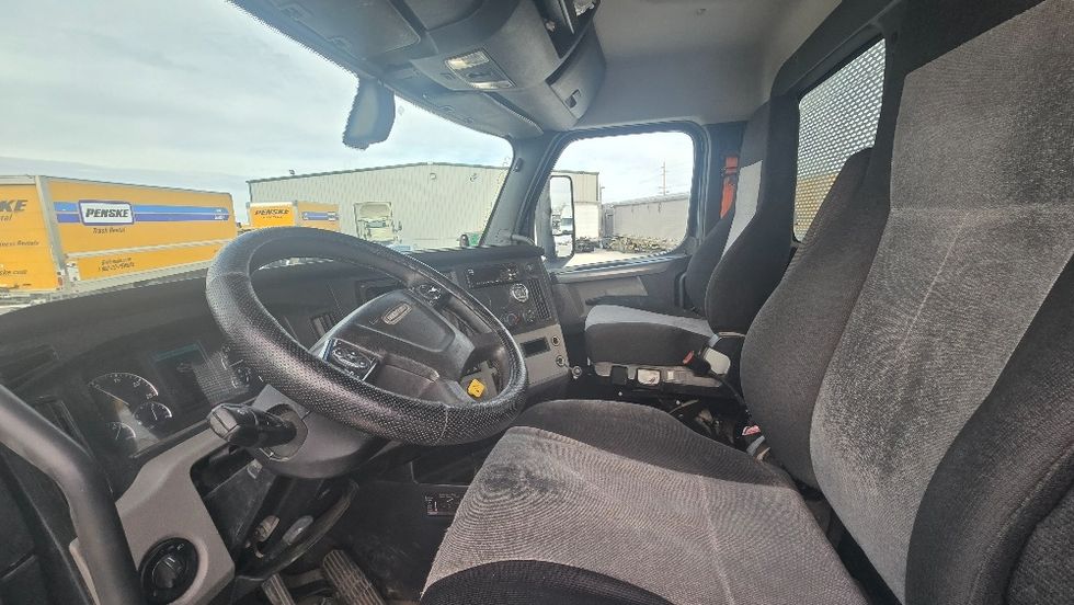 Day Cab Tractor-Heavy Duty Tractors-Freightliner-2020-T12664ST-Moberly-MO-632,944\n\t\tmiles-$ 40,000 - Image 10