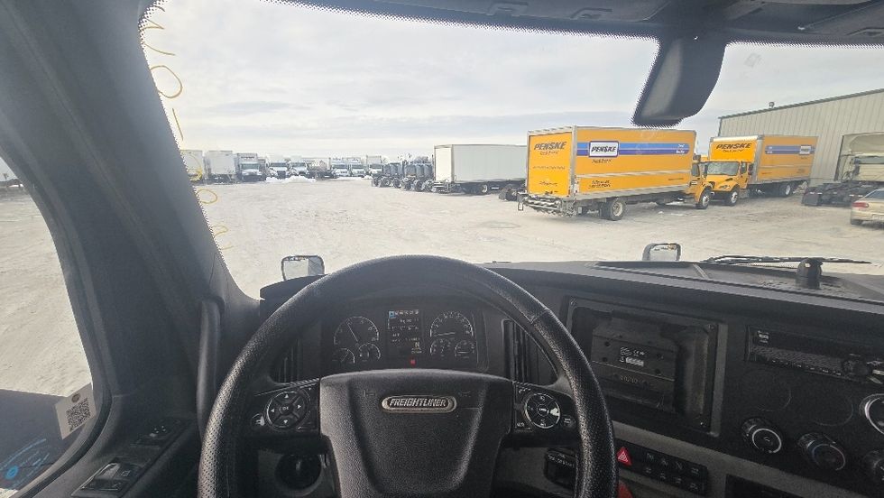 Day Cab Tractor-Heavy Duty Tractors-Freightliner-2020-T12664ST-Moberly-MO-632,944\n\t\tmiles-$ 40,000 - Image 11