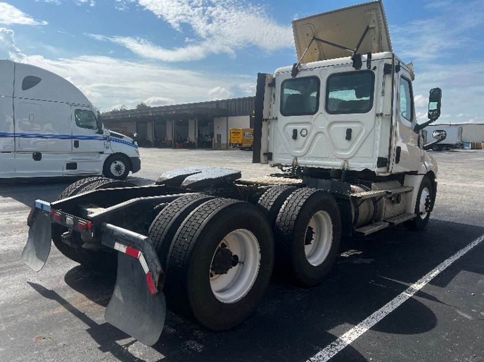 Day Cab Tractor-Heavy Duty Tractors-Freightliner-2020-T12664ST-Mobile-AL-375,980\n\t\tmiles-$ 56,500 - Image 7