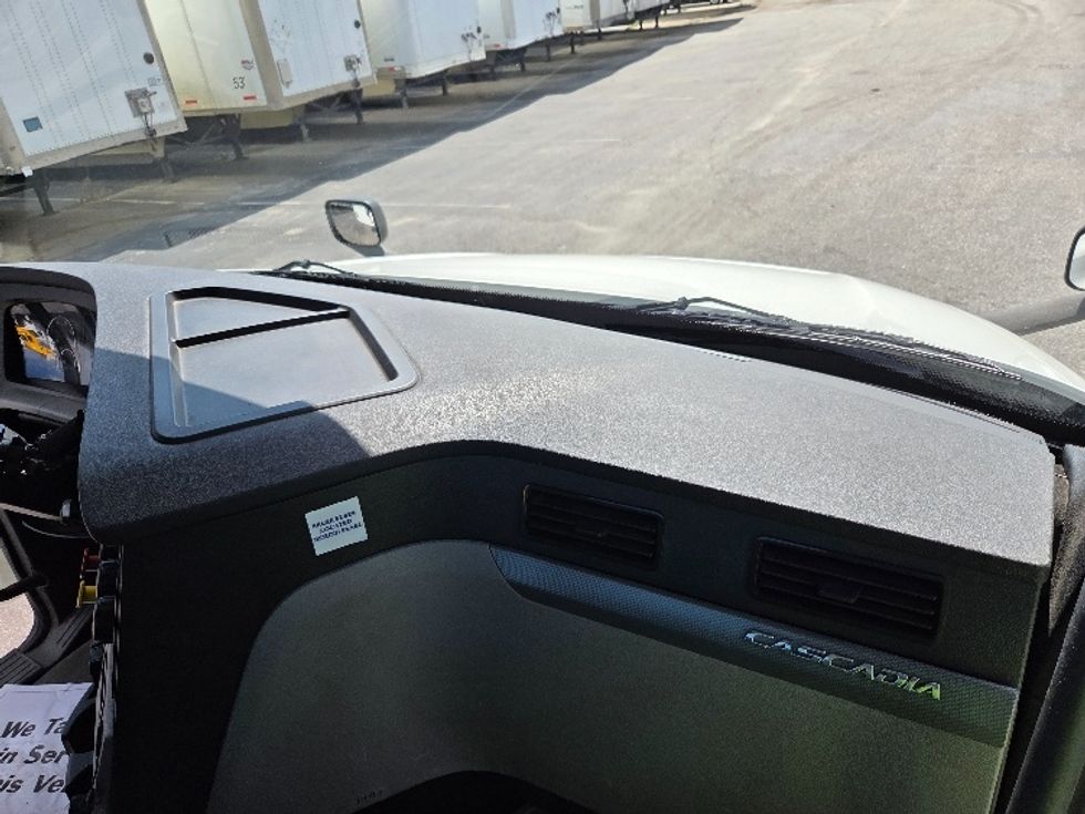 Day Cab Tractor-Heavy Duty Tractors-Freightliner-2020-T12664ST-Mobile-AL-377,779\n\t\tmiles-$ 53,250 - Image 13