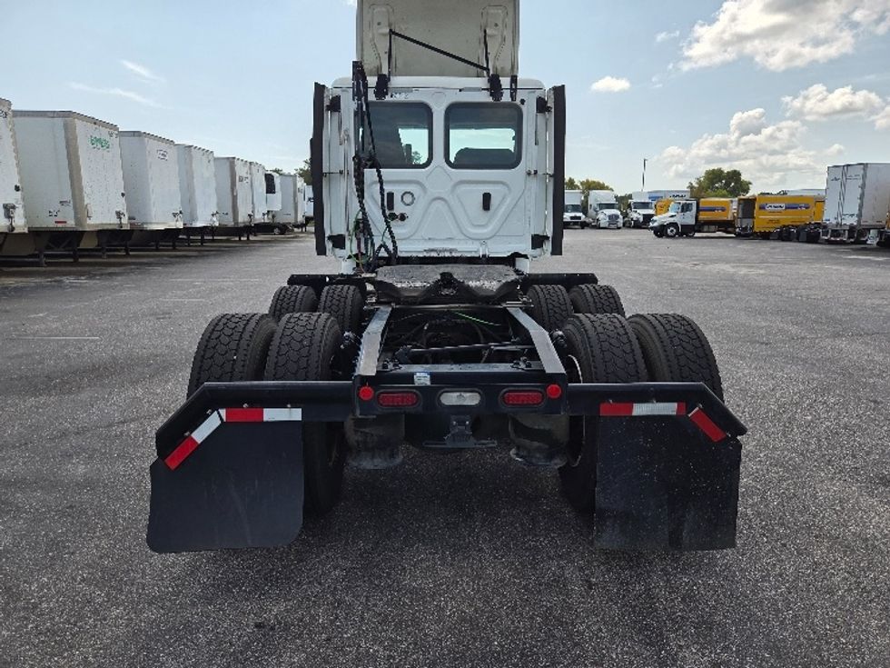 Day Cab Tractor-Heavy Duty Tractors-Freightliner-2020-T12664ST-Mobile-AL-377,779\n\t\tmiles-$ 53,250 - Image 6