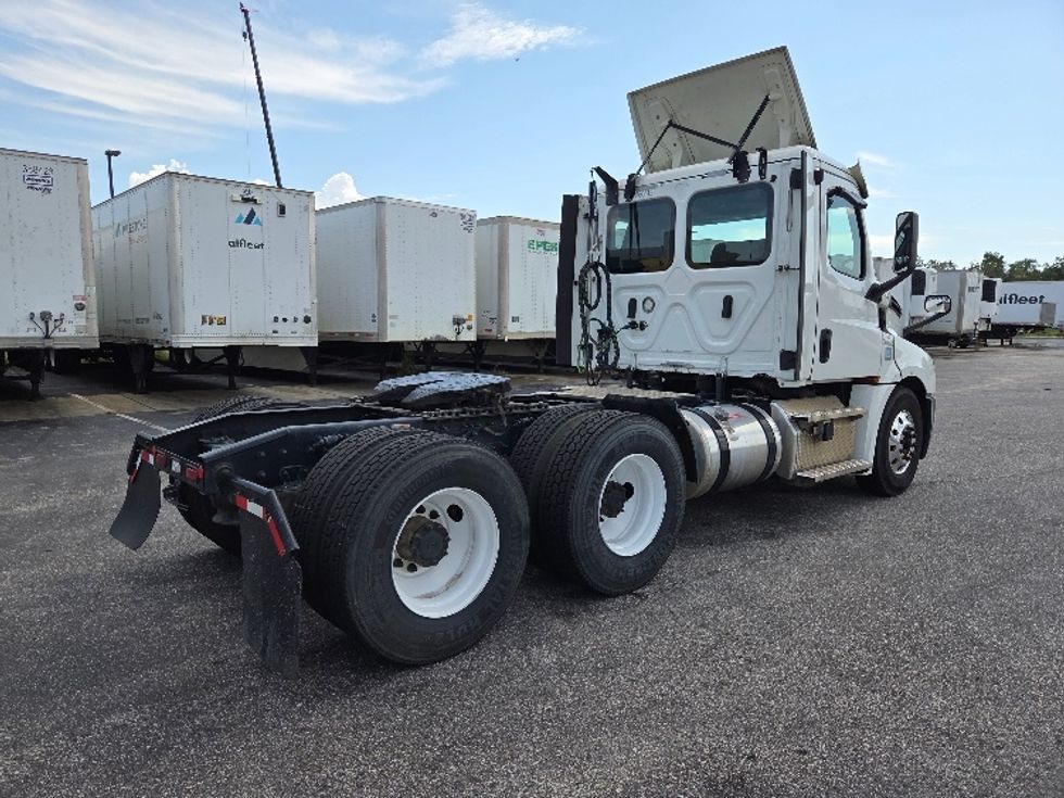 Day Cab Tractor-Heavy Duty Tractors-Freightliner-2020-T12664ST-Mobile-AL-377,779\n\t\tmiles-$ 53,250 - Image 7