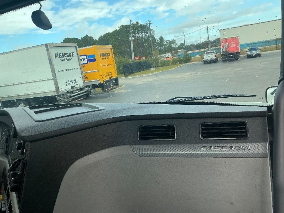 Day Cab Tractor-Heavy Duty Tractors-Freightliner-2020-T12664ST-Mobile-AL-530,340\n\t\tmiles-$ 42,000 - Image 13