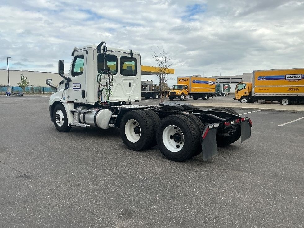 Day Cab Tractor-Heavy Duty Tractors-Freightliner-2020-T12664ST-Mobile-AL-530,340\n\t\tmiles-$ 42,000 - Image 5