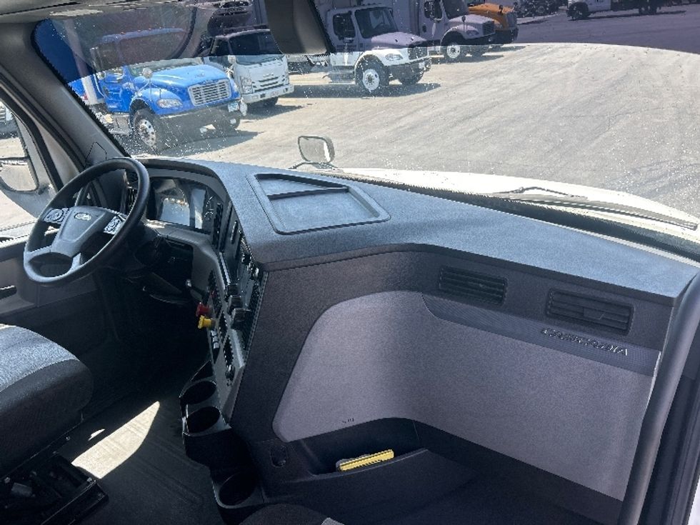 Day Cab Tractor-Heavy Duty Tractors-Freightliner-2020-T12664ST-Montebello-CA-153,711\n\t\tmiles-$ 72,250 - Image 13