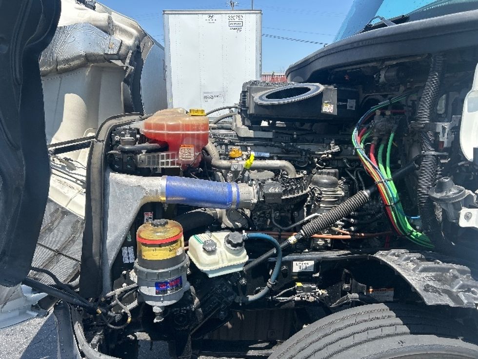 Day Cab Tractor-Heavy Duty Tractors-Freightliner-2020-T12664ST-Montebello-CA-153,711\n\t\tmiles-$ 72,250 - Image 16