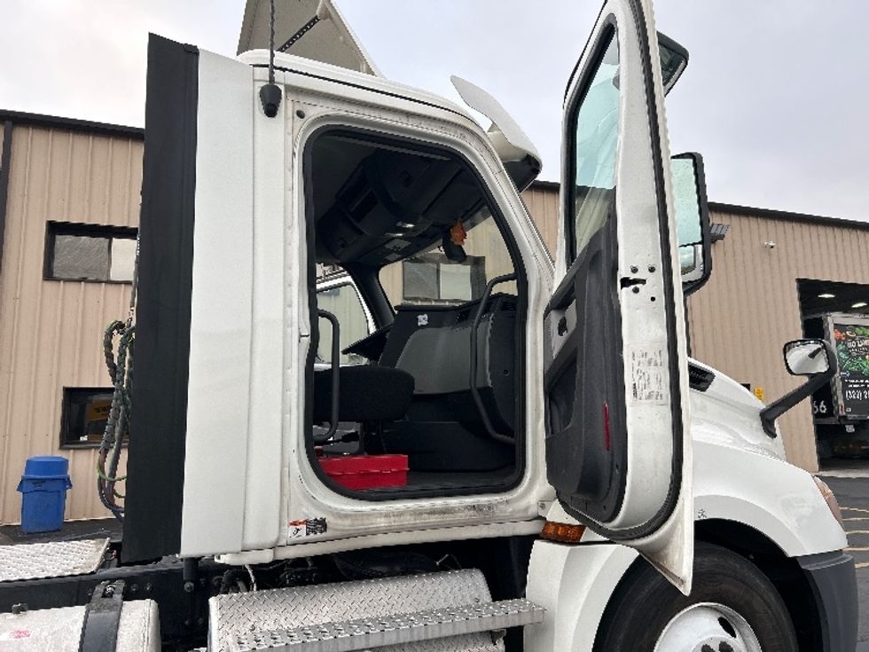 Day Cab Tractor-Heavy Duty Tractors-Freightliner-2020-T12664ST-Montebello-CA-202,738\n\t\tmiles-$ 68,000 - Image 12