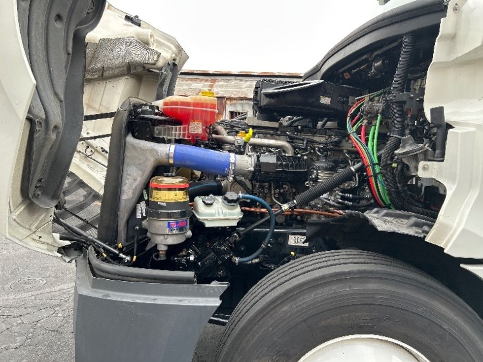 Day Cab Tractor-Heavy Duty Tractors-Freightliner-2020-T12664ST-Montebello-CA-202,738\n\t\tmiles-$ 68,000 - Image 16