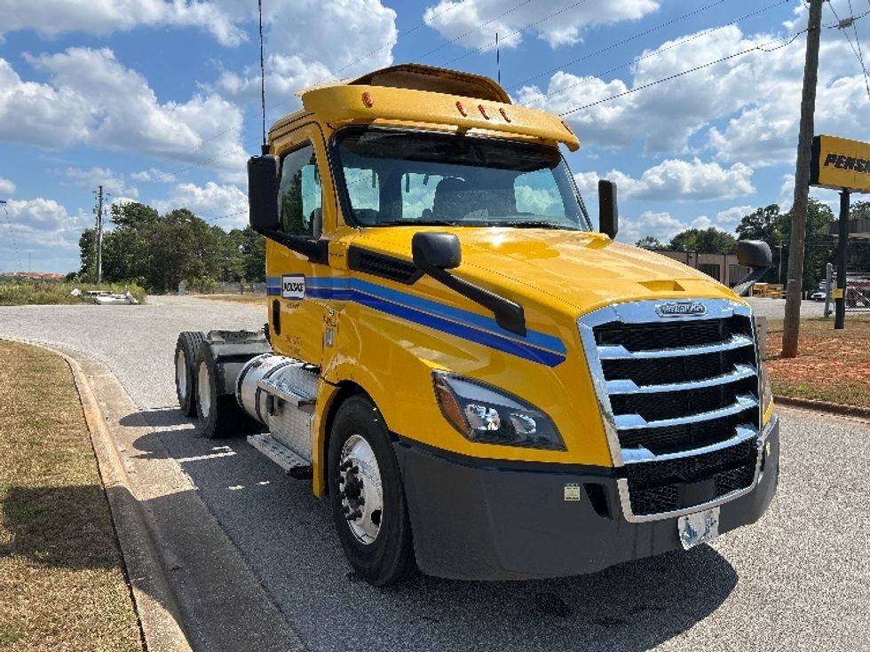 Day Cab Tractor-Heavy Duty Tractors-Freightliner-2020-T12664ST-Montgomery-AL-466,246\n\t\tmiles-$ 42,500 - Image 1