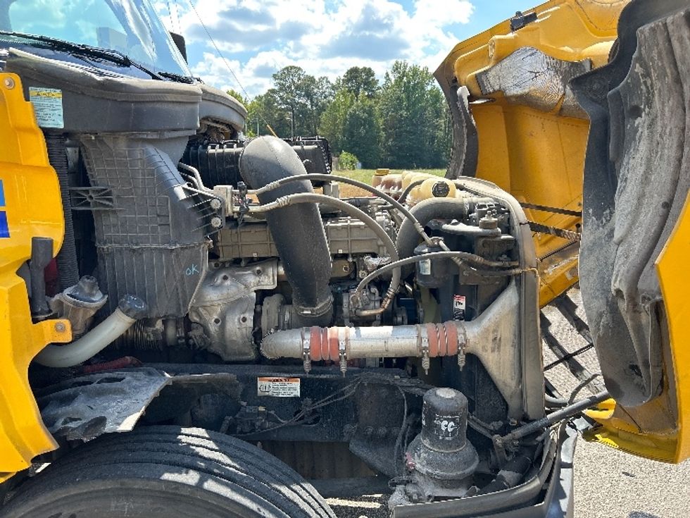 Day Cab Tractor-Heavy Duty Tractors-Freightliner-2020-T12664ST-Montgomery-AL-466,246\n\t\tmiles-$ 42,500 - Image 15