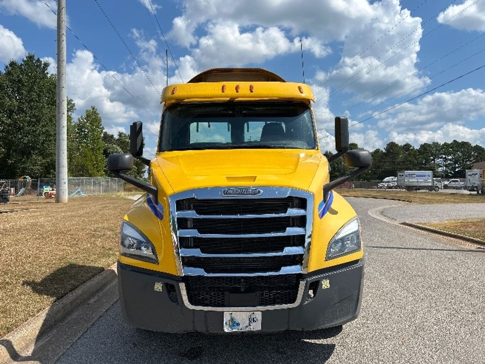 Day Cab Tractor-Heavy Duty Tractors-Freightliner-2020-T12664ST-Montgomery-AL-466,246\n\t\tmiles-$ 42,500 - Image 2