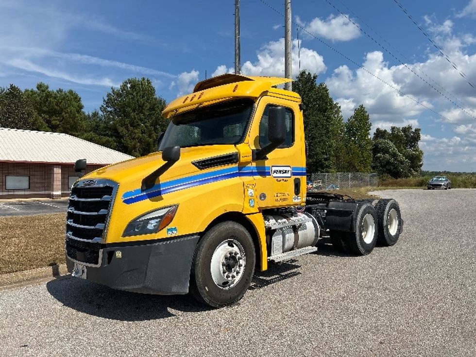Day Cab Tractor-Heavy Duty Tractors-Freightliner-2020-T12664ST-Montgomery-AL-466,246\n\t\tmiles-$ 42,500 - Image 3