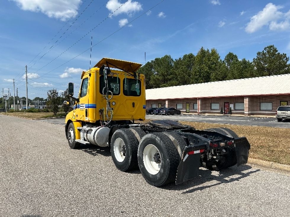 Day Cab Tractor-Heavy Duty Tractors-Freightliner-2020-T12664ST-Montgomery-AL-466,246\n\t\tmiles-$ 42,500 - Image 5