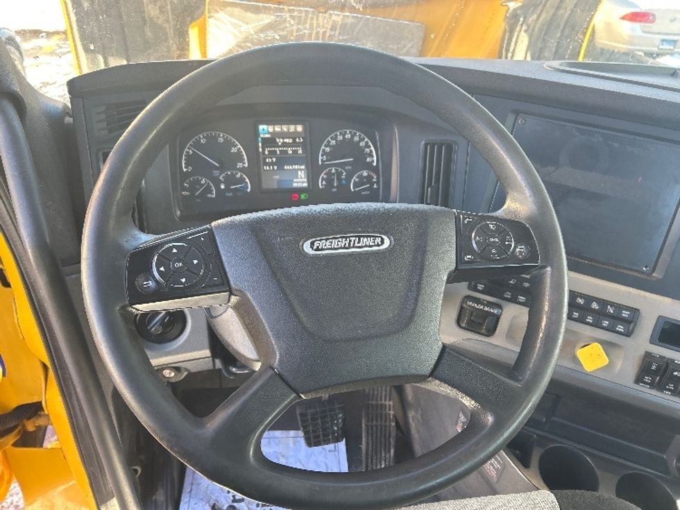 Day Cab Tractor-Heavy Duty Tractors-Freightliner-2020-T12664ST-Montgomery-NY-467,034\n\t\tmiles-$ 38,250 - Image 11