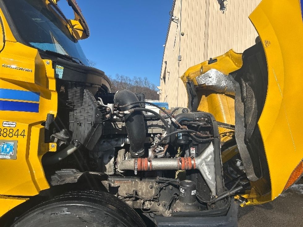 Day Cab Tractor-Heavy Duty Tractors-Freightliner-2020-T12664ST-Montgomery-NY-467,034\n\t\tmiles-$ 38,250 - Image 15