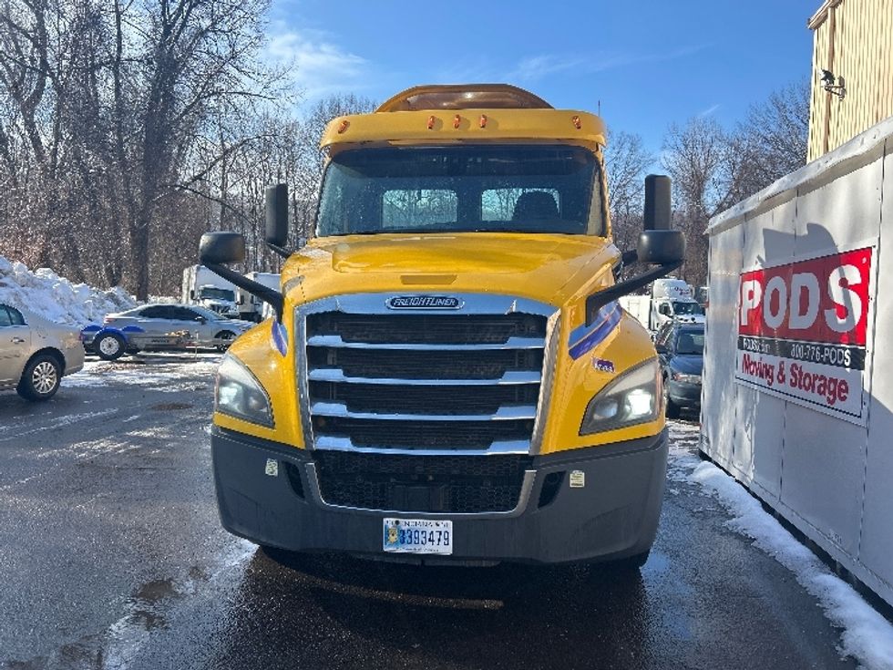 Day Cab Tractor-Heavy Duty Tractors-Freightliner-2020-T12664ST-Montgomery-NY-467,034\n\t\tmiles-$ 38,250 - Image 2