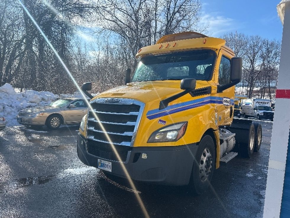 Day Cab Tractor-Heavy Duty Tractors-Freightliner-2020-T12664ST-Montgomery-NY-467,034\n\t\tmiles-$ 38,250 - Image 3