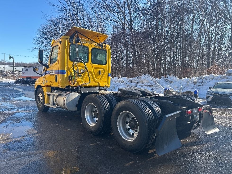 Day Cab Tractor-Heavy Duty Tractors-Freightliner-2020-T12664ST-Montgomery-NY-467,034\n\t\tmiles-$ 38,250 - Image 5