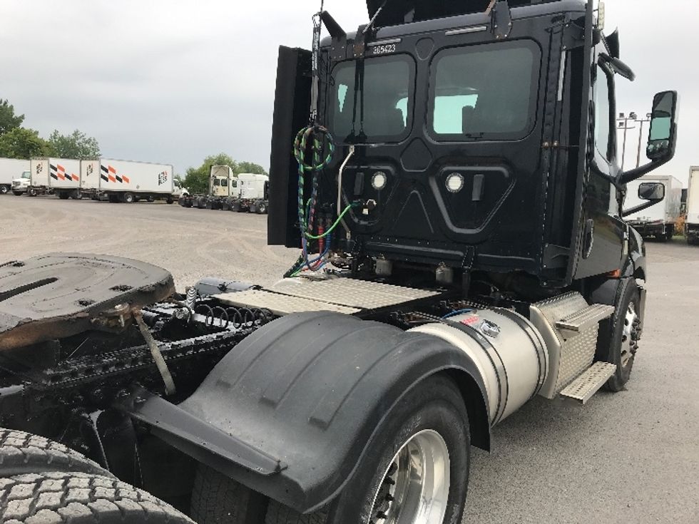Day Cab Tractor-Heavy Duty Tractors-Freightliner-2020-T12664ST-Montreal-PQ-250,955\n\t\tkm-$ 82,500 - Image 18