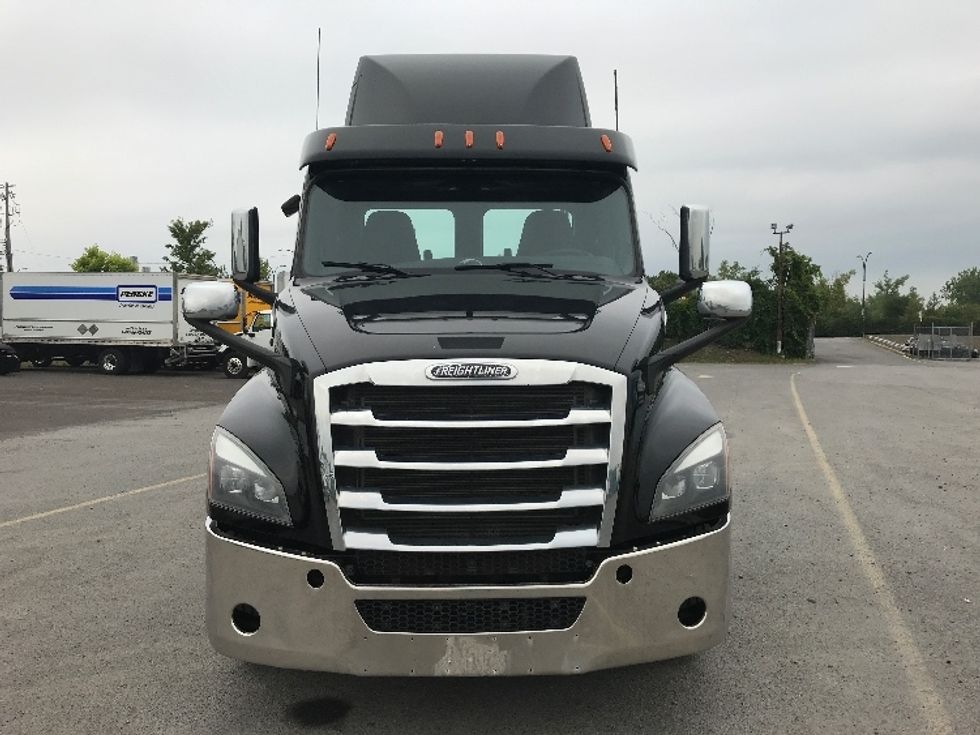 Day Cab Tractor-Heavy Duty Tractors-Freightliner-2020-T12664ST-Montreal-PQ-250,955\n\t\tkm-$ 82,500 - Image 2