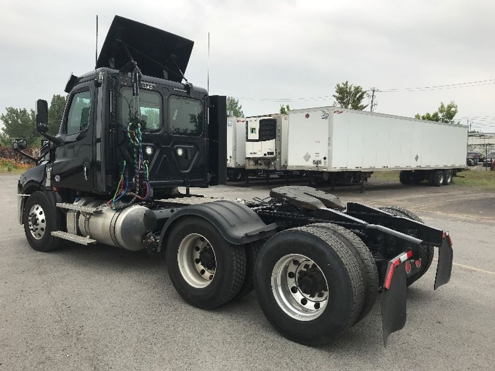 Day Cab Tractor-Heavy Duty Tractors-Freightliner-2020-T12664ST-Montreal-PQ-250,955\n\t\tkm-$ 82,500 - Image 5