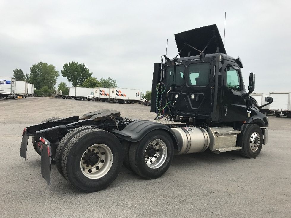 Day Cab Tractor-Heavy Duty Tractors-Freightliner-2020-T12664ST-Montreal-PQ-250,955\n\t\tkm-$ 82,500 - Image 7