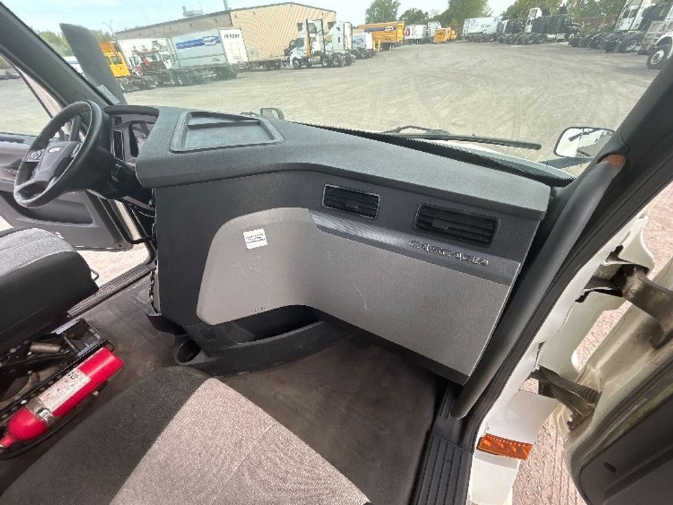 Day Cab Tractor-Heavy Duty Tractors-Freightliner-2020-T12664ST-Montreal-PQ-474,407\n\t\tkm-$ 70,000 - Image 13