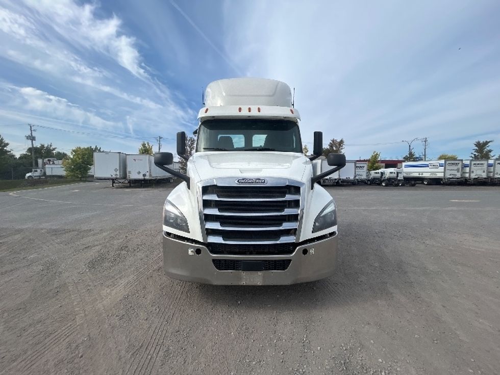 Day Cab Tractor-Heavy Duty Tractors-Freightliner-2020-T12664ST-Montreal-PQ-474,443\n\t\tkm-$ 68,000 - Image 2