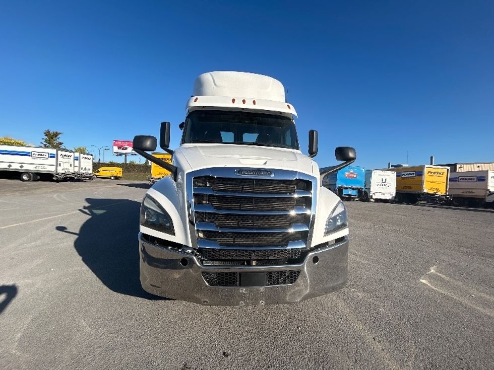 Day Cab Tractor-Heavy Duty Tractors-Freightliner-2020-T12664ST-Montreal-PQ-515,765\n\t\tkm-$ 68,250 - Image 2