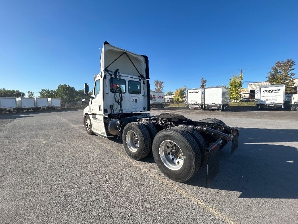 Day Cab Tractor-Heavy Duty Tractors-Freightliner-2020-T12664ST-Montreal-PQ-515,765\n\t\tkm-$ 68,250 - Image 5