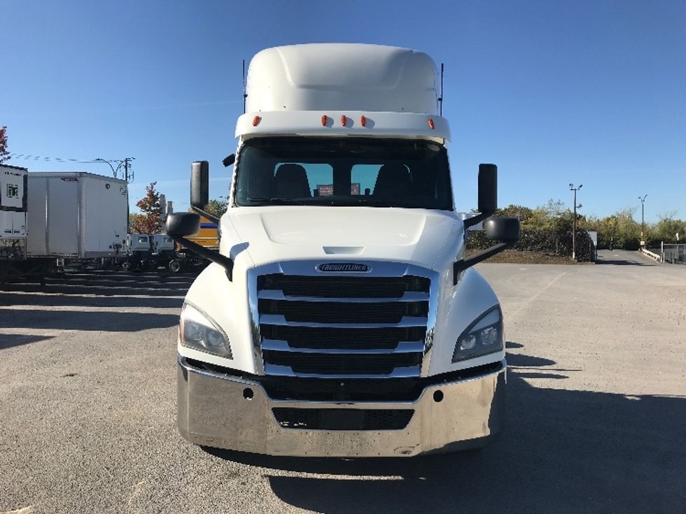 Day Cab Tractor-Heavy Duty Tractors-Freightliner-2020-T12664ST-Montreal-PQ-600,470\n\t\tkm-$ 64,500 - Image 2