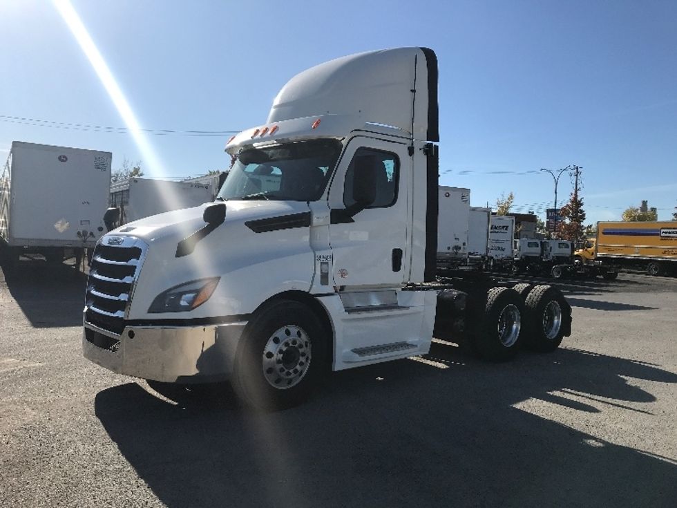 Day Cab Tractor-Heavy Duty Tractors-Freightliner-2020-T12664ST-Montreal-PQ-600,470\n\t\tkm-$ 64,500 - Image 3