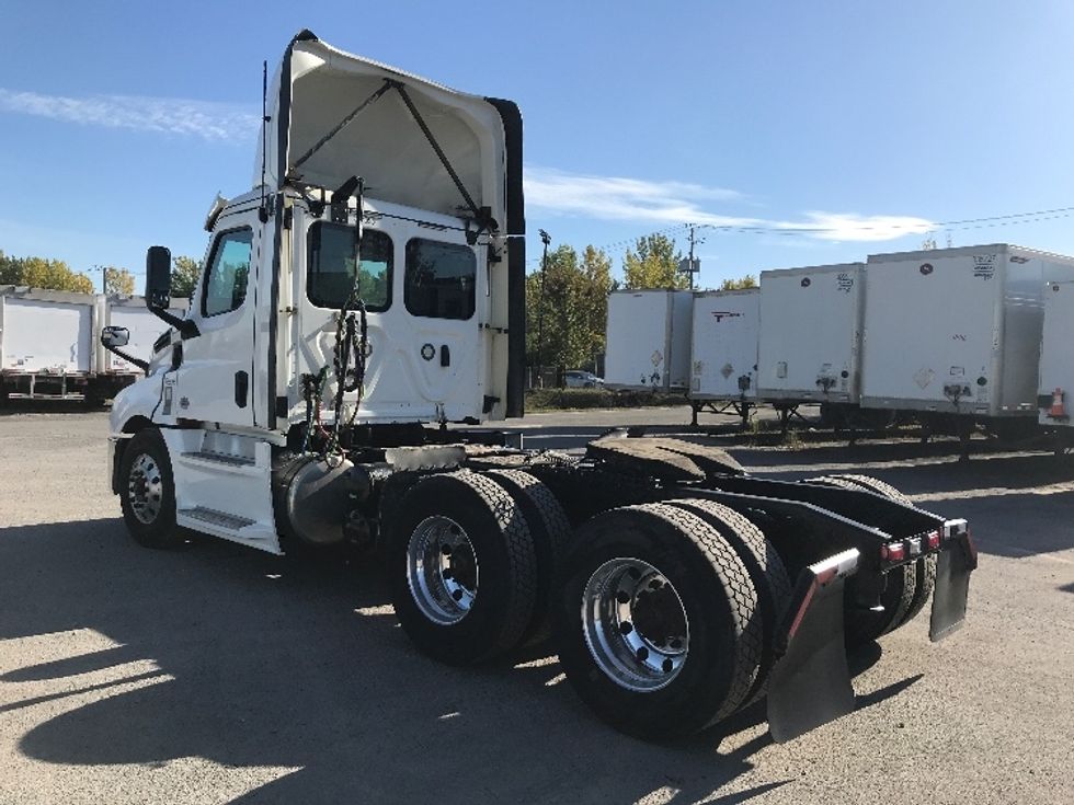 Day Cab Tractor-Heavy Duty Tractors-Freightliner-2020-T12664ST-Montreal-PQ-600,470\n\t\tkm-$ 64,500 - Image 5