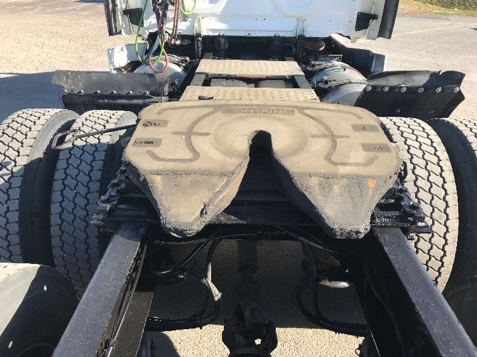 Day Cab Tractor-Heavy Duty Tractors-Freightliner-2020-T12664ST-Montreal-PQ-600,470\n\t\tkm-$ 64,500 - Image 6