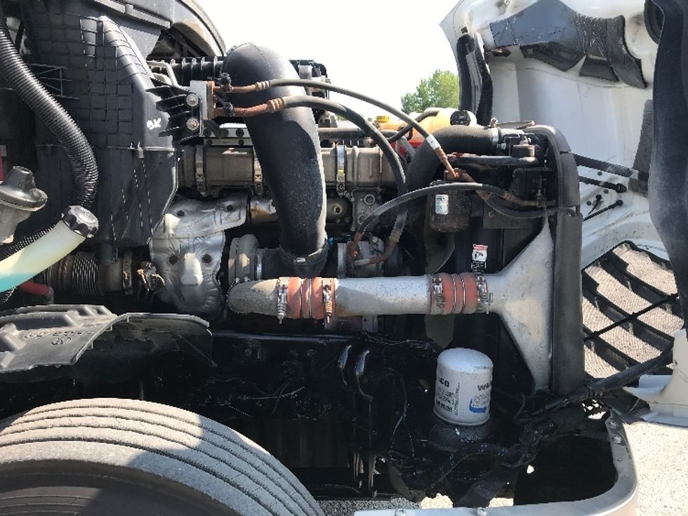 Day Cab Tractor-Heavy Duty Tractors-Freightliner-2020-T12664ST-Montreal-PQ-601,632\n\t\tkm-$ 73,500 - Image 15