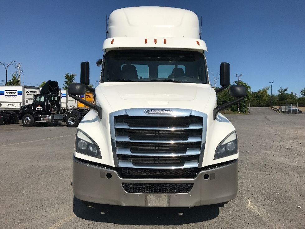 Day Cab Tractor-Heavy Duty Tractors-Freightliner-2020-T12664ST-Montreal-PQ-601,632\n\t\tkm-$ 73,500 - Image 2