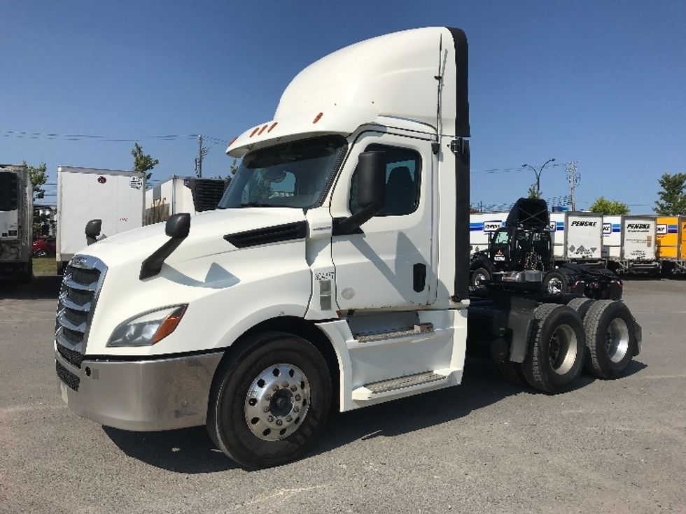 Day Cab Tractor-Heavy Duty Tractors-Freightliner-2020-T12664ST-Montreal-PQ-601,632\n\t\tkm-$ 73,500 - Image 3