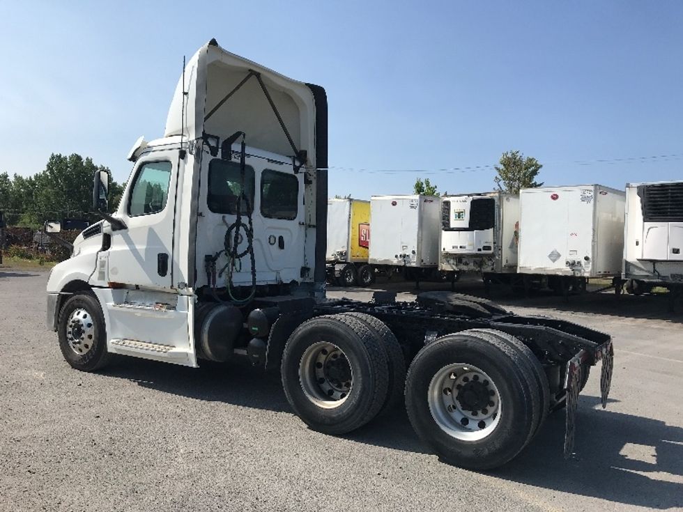 Day Cab Tractor-Heavy Duty Tractors-Freightliner-2020-T12664ST-Montreal-PQ-601,632\n\t\tkm-$ 73,500 - Image 5