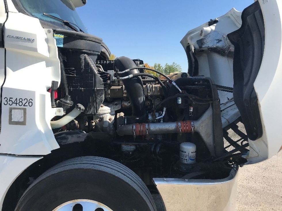 Day Cab Tractor-Heavy Duty Tractors-Freightliner-2020-T12664ST-Montreal-PQ-704,329\n\t\tkm-$ 62,500 - Image 15