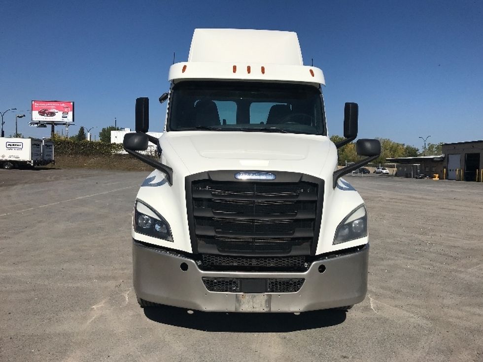 Day Cab Tractor-Heavy Duty Tractors-Freightliner-2020-T12664ST-Montreal-PQ-704,329\n\t\tkm-$ 62,500 - Image 2