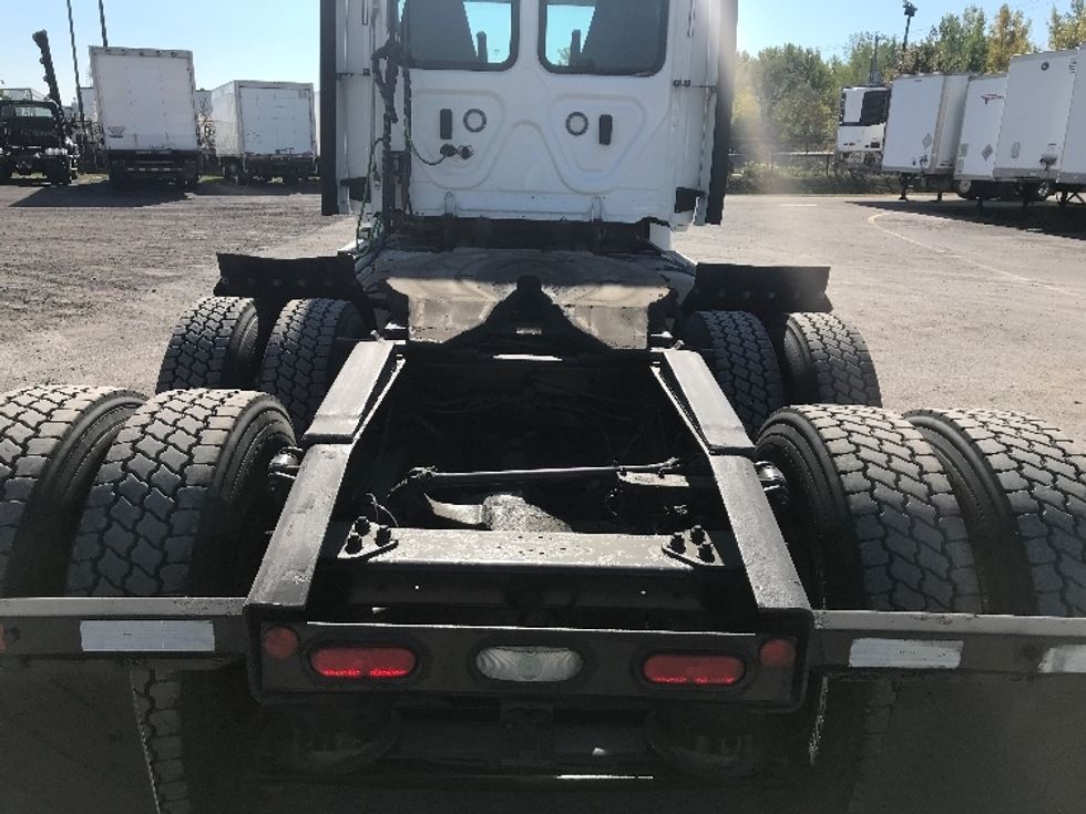 Day Cab Tractor-Heavy Duty Tractors-Freightliner-2020-T12664ST-Montreal-PQ-704,329\n\t\tkm-$ 62,500 - Image 6