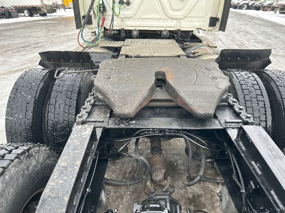 Day Cab Tractor-Heavy Duty Tractors-Freightliner-2020-T12664ST-Montreal-PQ-742,041\n\t\tkm-$ 57,000 - Image 6