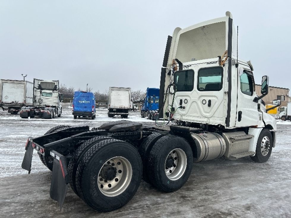 Day Cab Tractor-Heavy Duty Tractors-Freightliner-2020-T12664ST-Montreal-PQ-742,041\n\t\tkm-$ 57,000 - Image 7