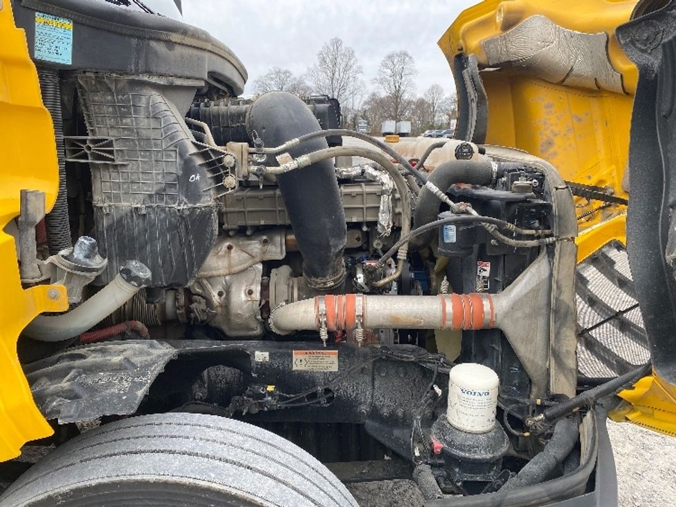 Day Cab Tractor-Heavy Duty Tractors-Freightliner-2020-T12664ST-Morristown-TN-378,854\n\t\tmiles-$ 55,000 - Image 15