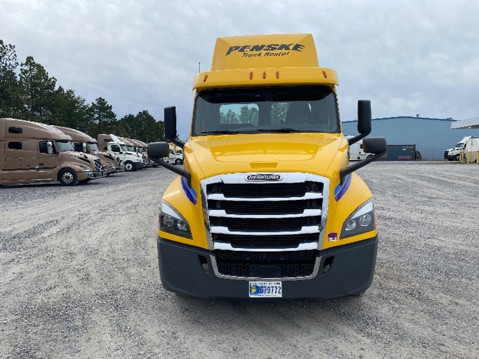 Day Cab Tractor-Heavy Duty Tractors-Freightliner-2020-T12664ST-Morristown-TN-378,854\n\t\tmiles-$ 55,000 - Image 2