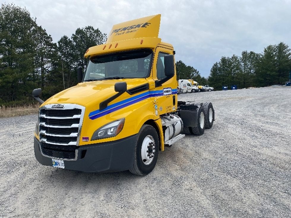 Day Cab Tractor-Heavy Duty Tractors-Freightliner-2020-T12664ST-Morristown-TN-378,854\n\t\tmiles-$ 55,000 - Image 3