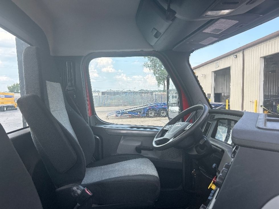 Day Cab Tractor-Heavy Duty Tractors-Freightliner-2020-T12664ST-Nashville (Mount Juliet)-TN-208,928\n\t\tmiles-$ 62,500 - Image 14