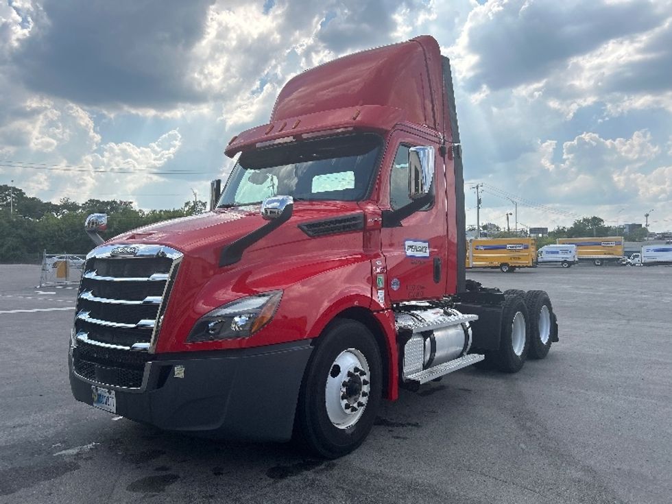 Day Cab Tractor-Heavy Duty Tractors-Freightliner-2020-T12664ST-Nashville (Mount Juliet)-TN-208,928\n\t\tmiles-$ 62,500 - Image 3